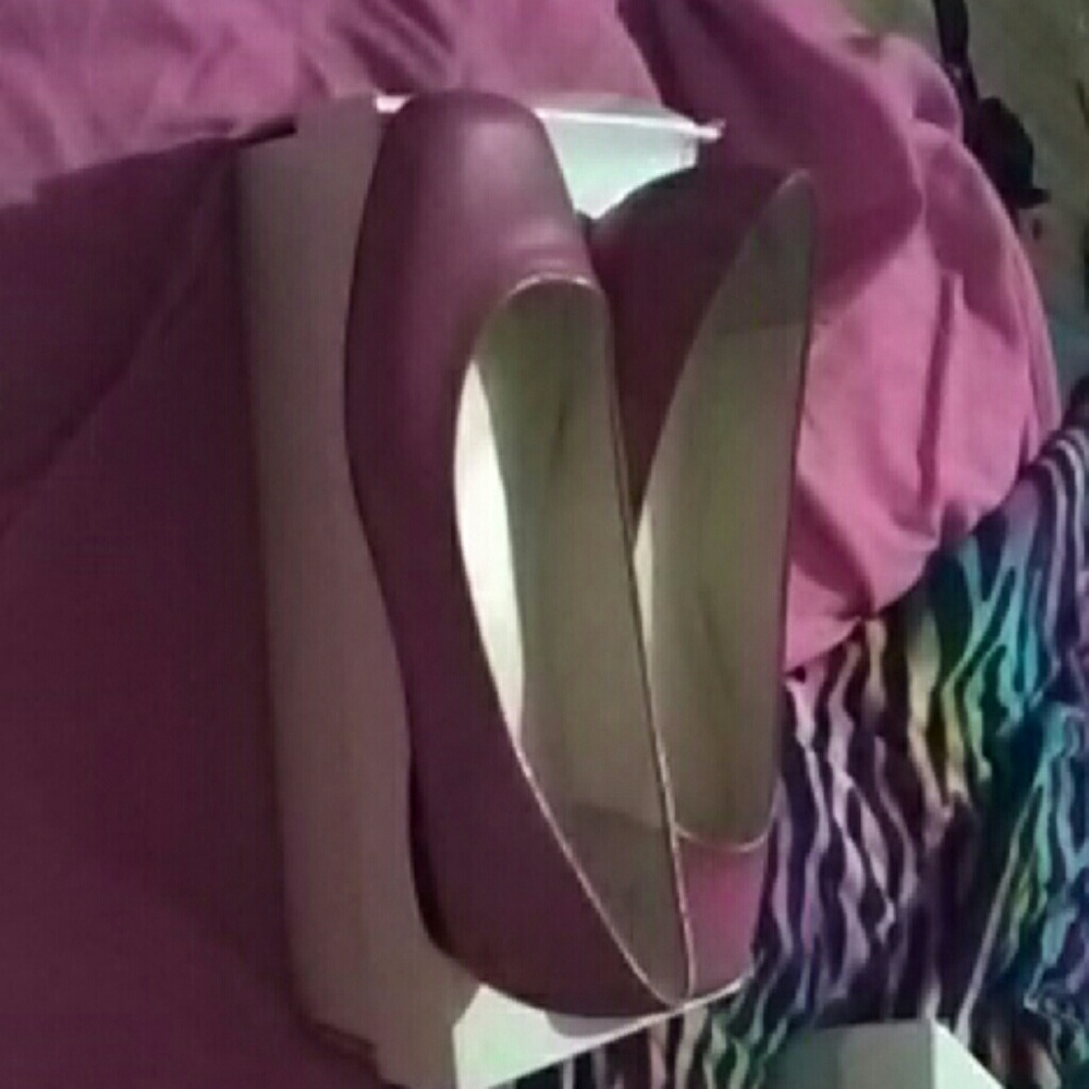 Shoes - Picture 3 of 3
